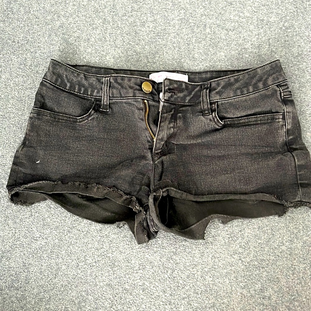 Cut-off Black/Dark Wash Short Shorts